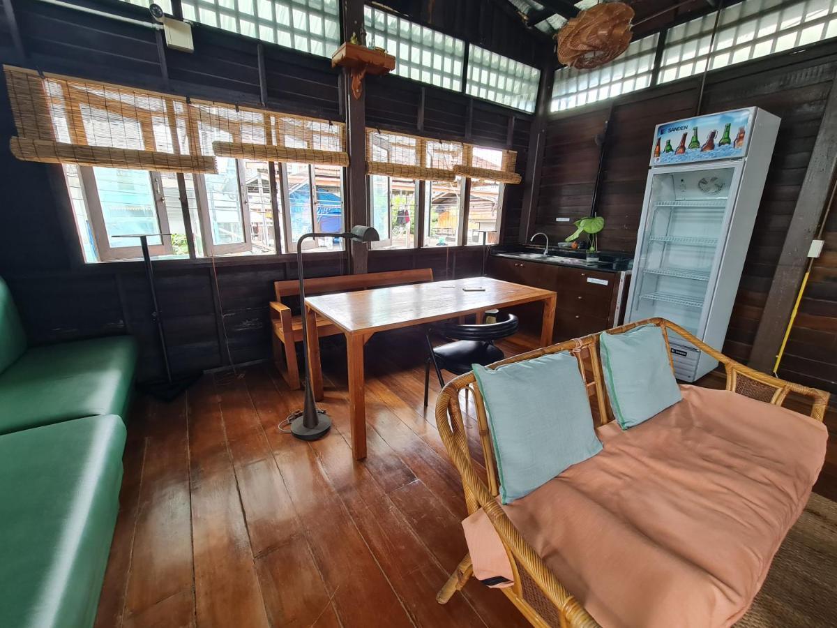Non House Bangkok บ้านนอนโฮสเทล Exterior photo