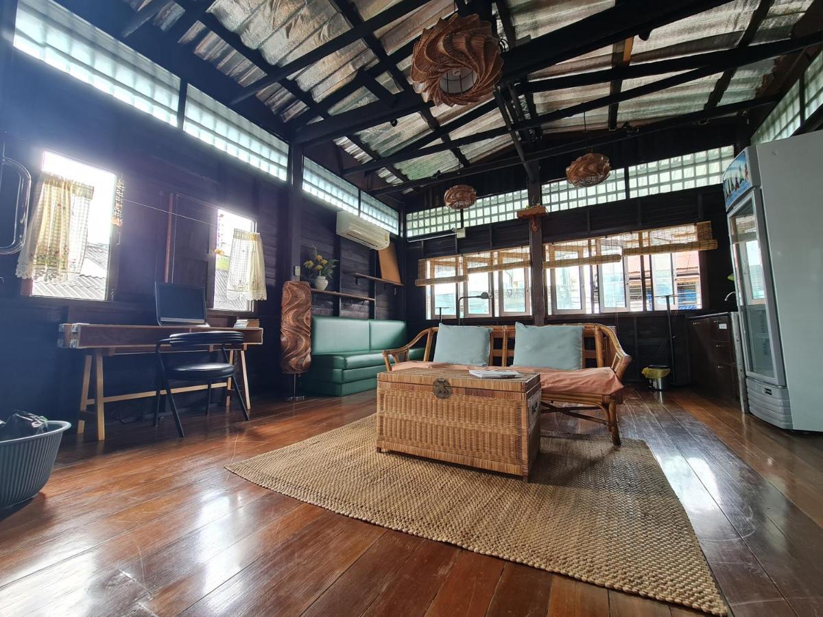 Non House Bangkok บ้านนอนโฮสเทล Exterior photo